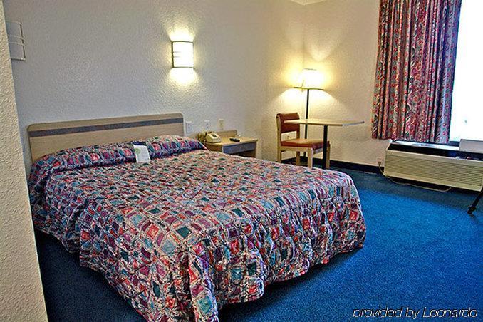 Motel 6 Huntsville - Madison Exteriör bild