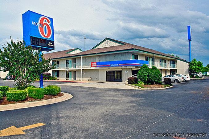 Motel 6 Huntsville - Madison Exteriör bild