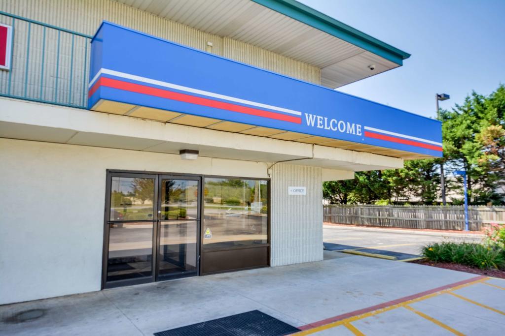 Motel 6 Huntsville - Madison Exteriör bild