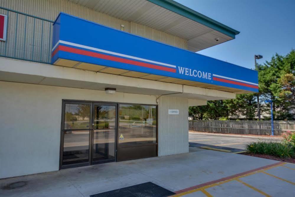 Motel 6 Huntsville - Madison Exteriör bild